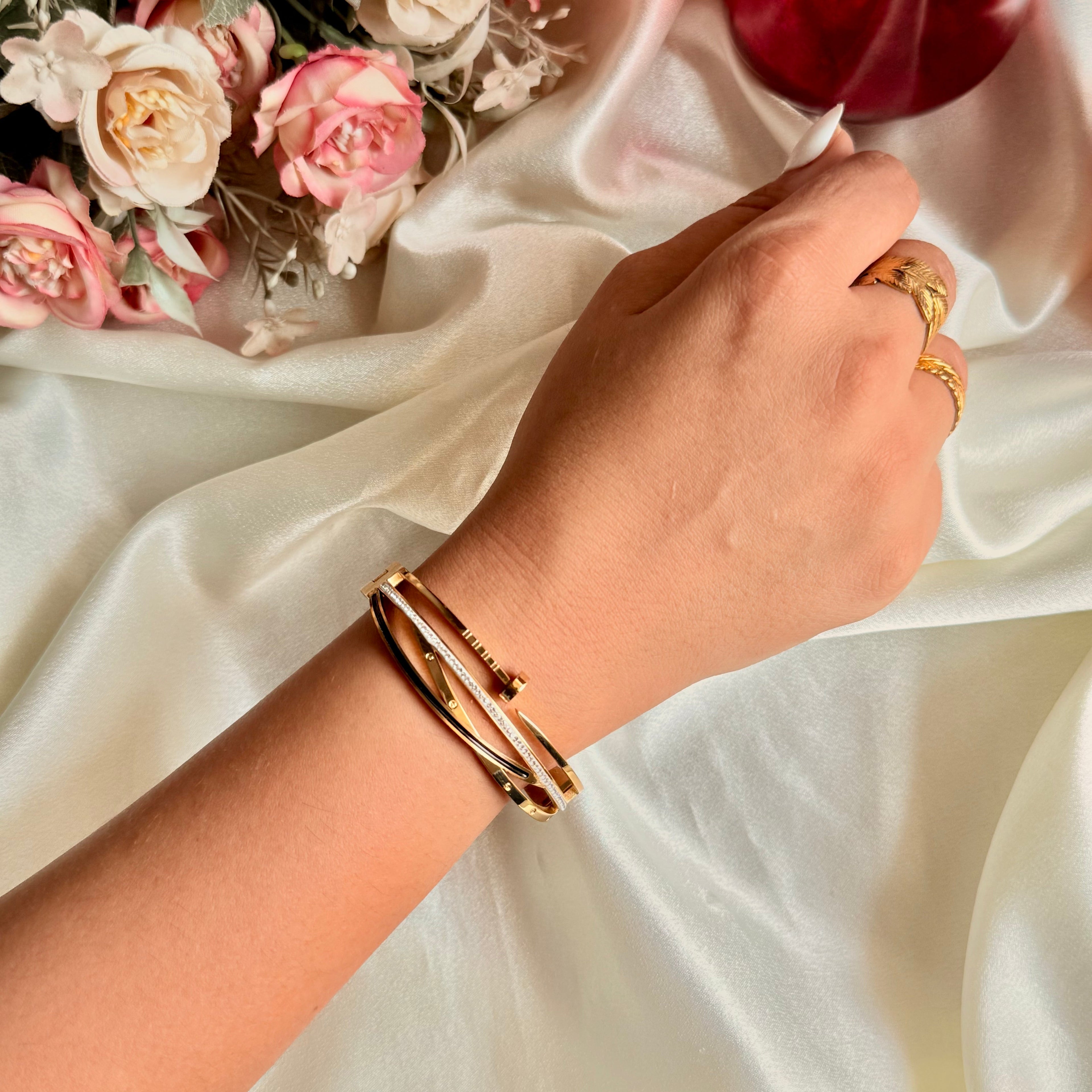 Inaya Bracelet - For Women